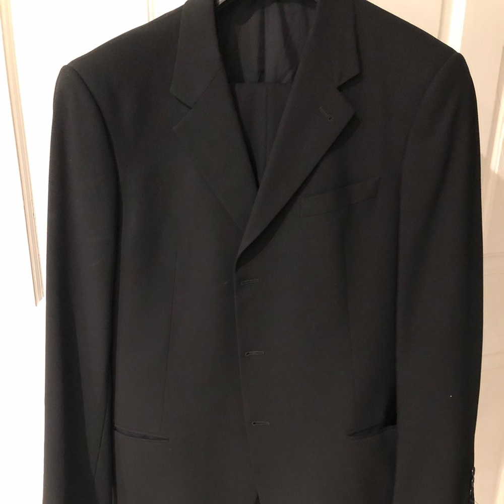 Giorgio Armani men’s black 2pc suit 44R silk/wool